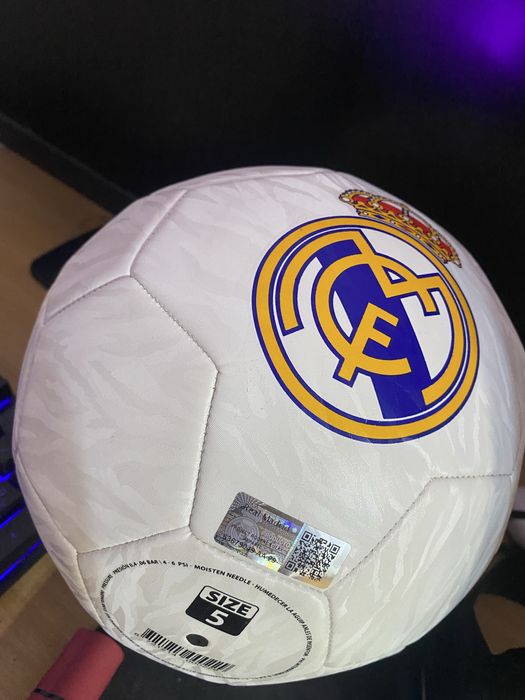 Футболна топка на Real Madrid