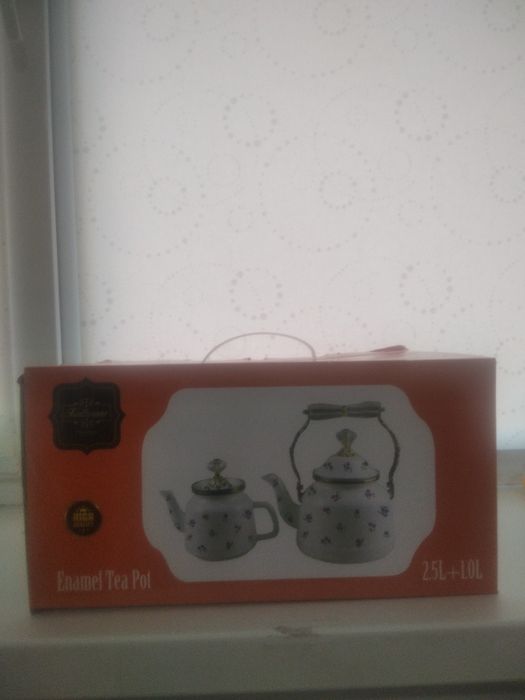 Чайник с заварником