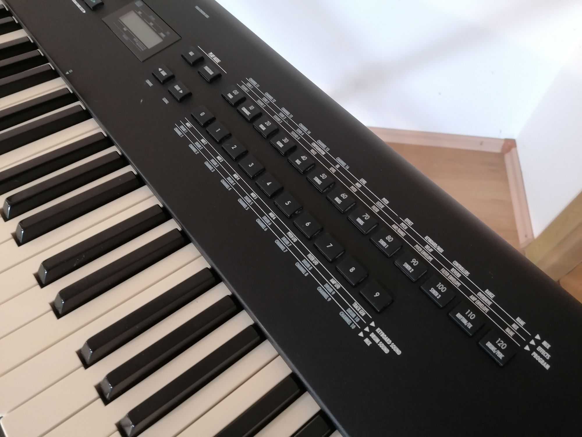 ALESIS QS-8 pian digital profesional midi controller orga