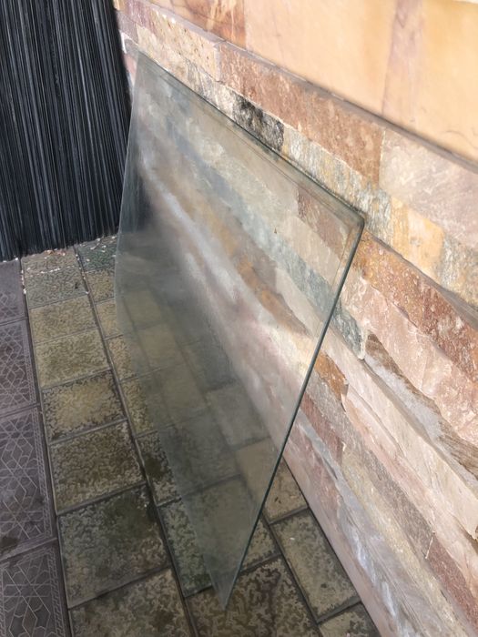 Oynalar sotiladi Burchatka terilgan oynalar sotiladi