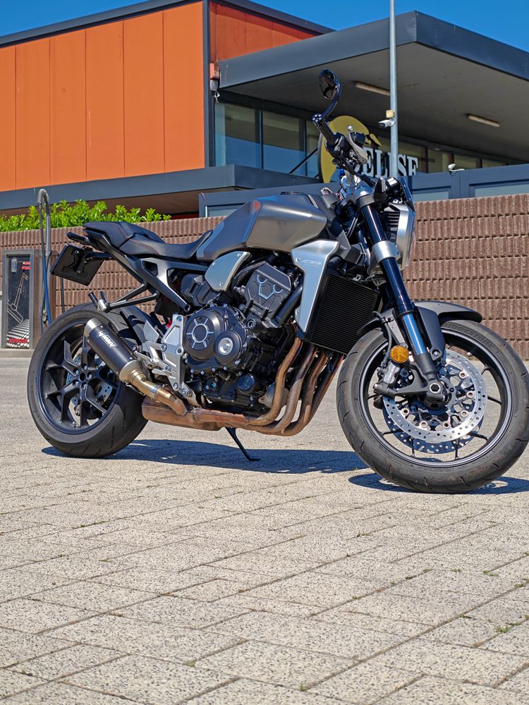 Ofer spre vanzare Honda Cb1000R