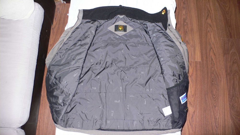 Яке: JackWolfskin+Texapore: S. Дънково: Calvin Klein Jeans. Оригинали!