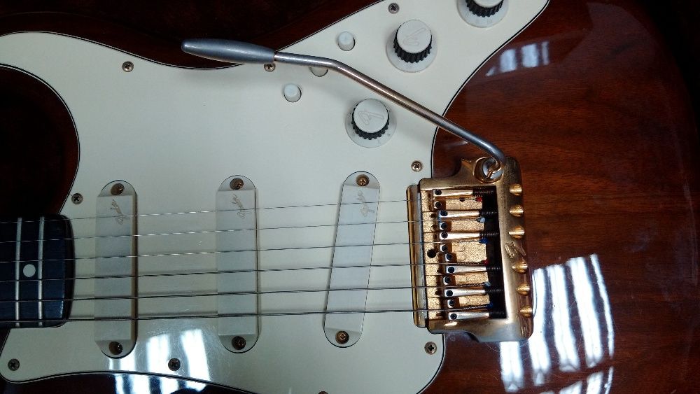Fender Stratocaster 1983 Walnut Elite