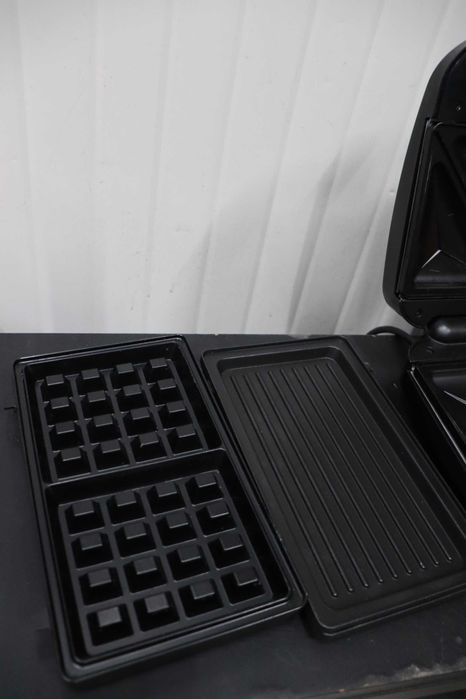 Многофункционален Тостер Russell Hobbs Fiesta 24540-56 3-в-1, 750W