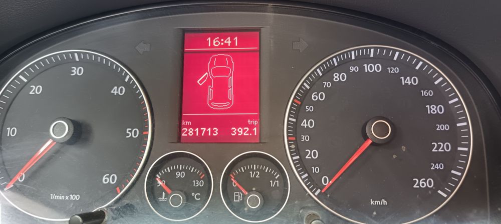 Vând Volkswagen touran