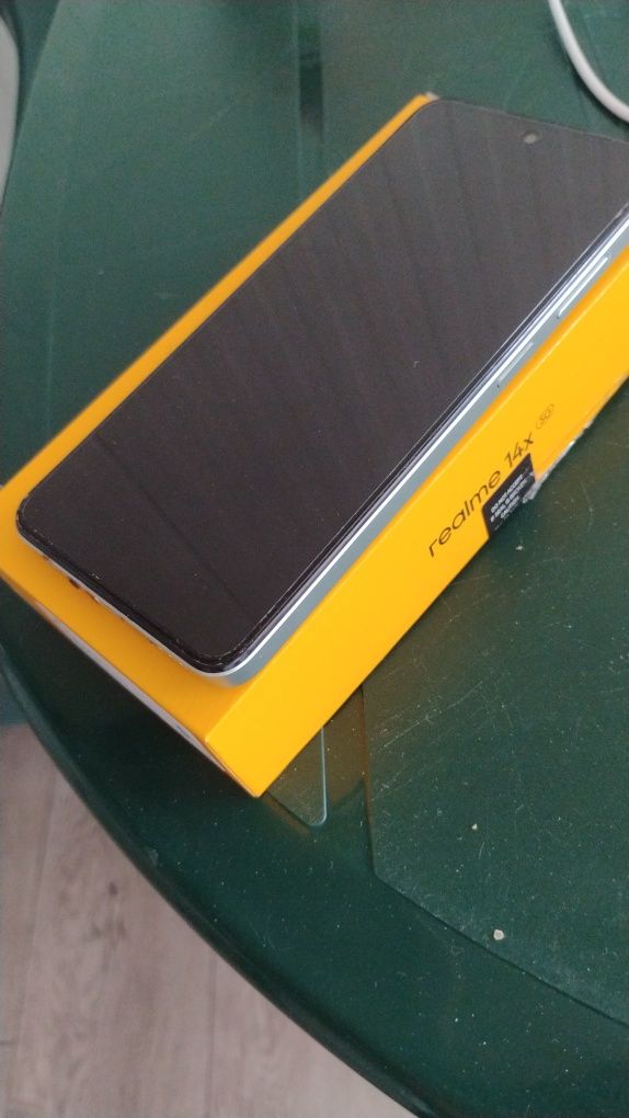 Продавам realme 14x 5G