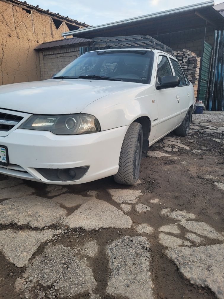 Nexia 2 sotiladi 2010 narx 3999$