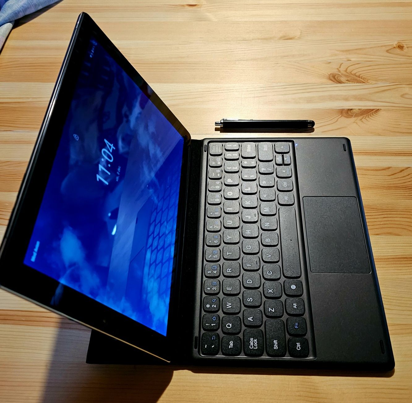 Tableta Chuwi 2 în 1 cu tastatură, Android, 6/128Gb, Dual sim 4g, gps