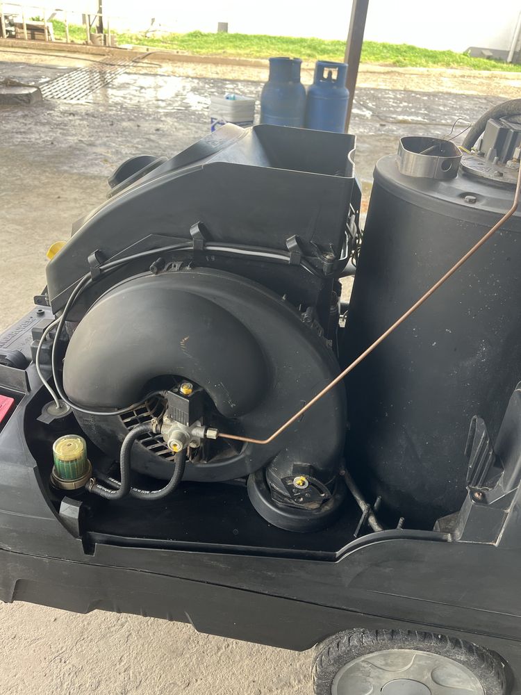 Пароструйка Karcher HDS 8/18-4-C