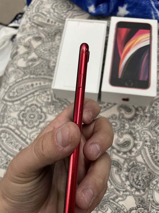 Iphone se 2021 im stare foarte buna viata la baterie 80%