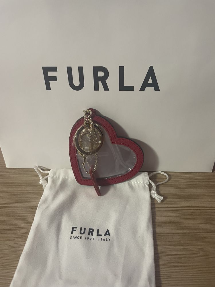 Furla-аксесоар-ключодържател