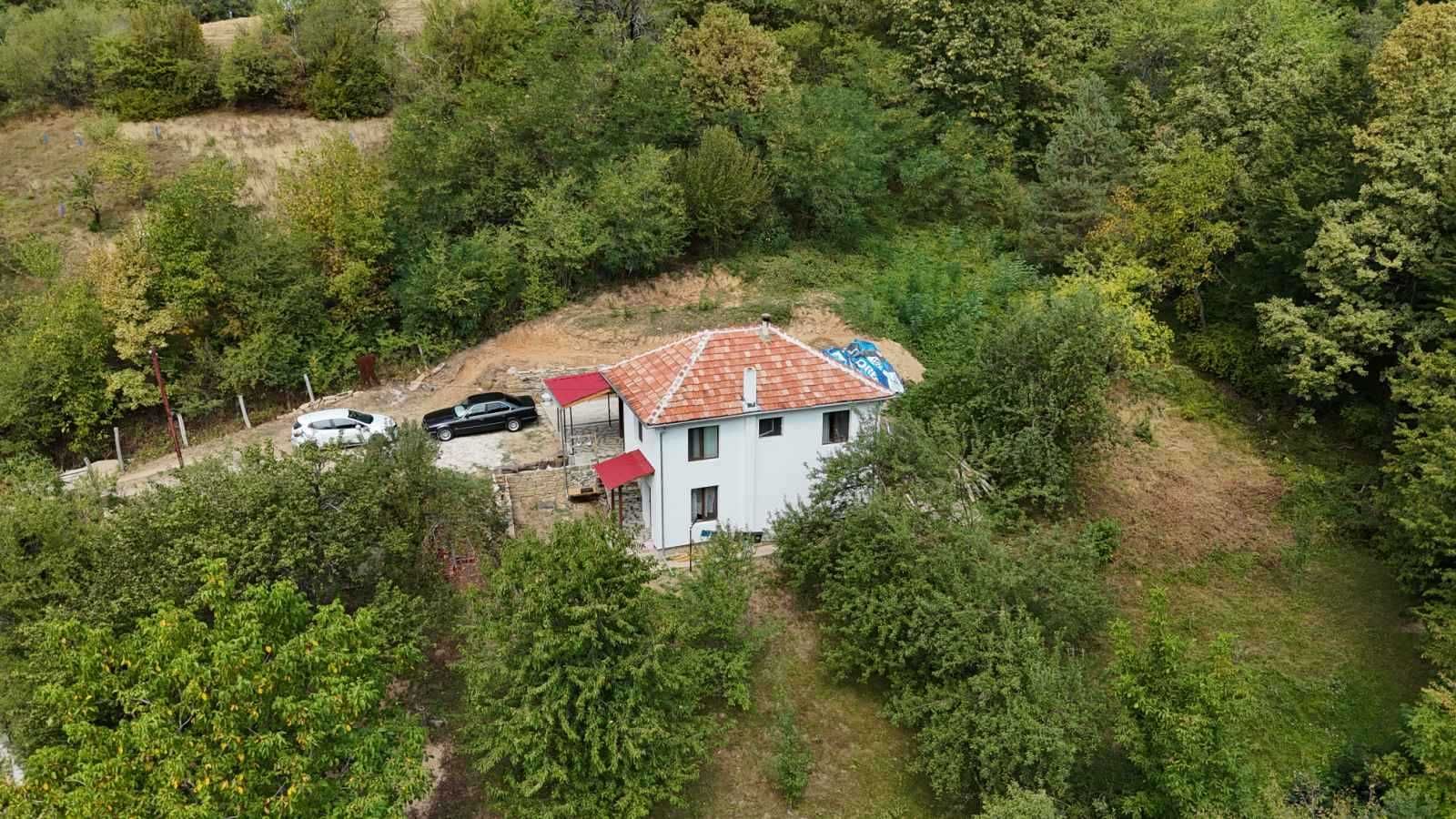 Продава КЪЩА с. Драгневци
област Габрово, гр. Трявна