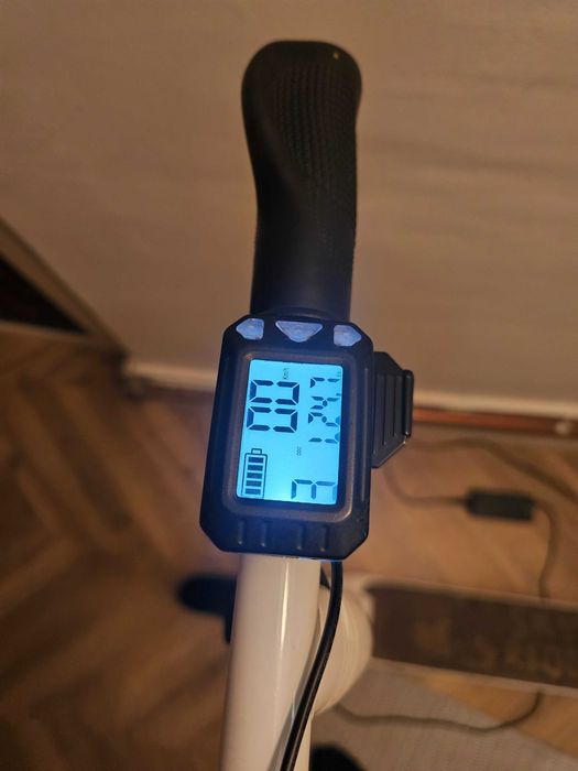 Vand trotineta electrica Myria,in stare buna