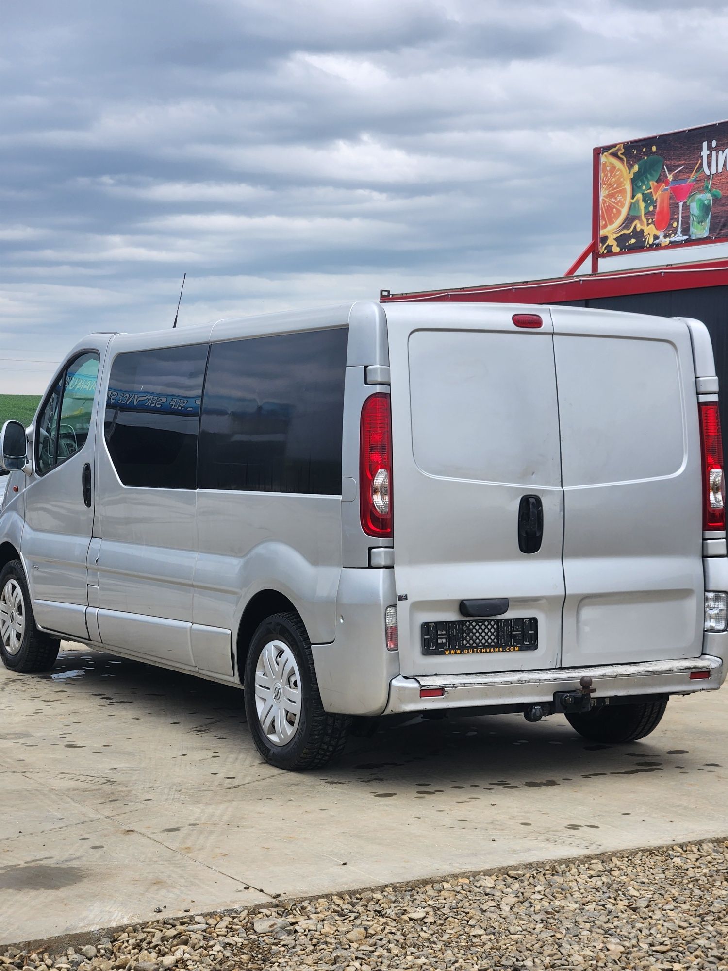 Opel vivaro motor 2l 116cp euro 5 2011 citiți anunțul complet