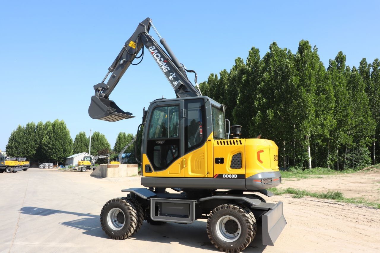 Экскаватор BAODING 0.3куб Автомат