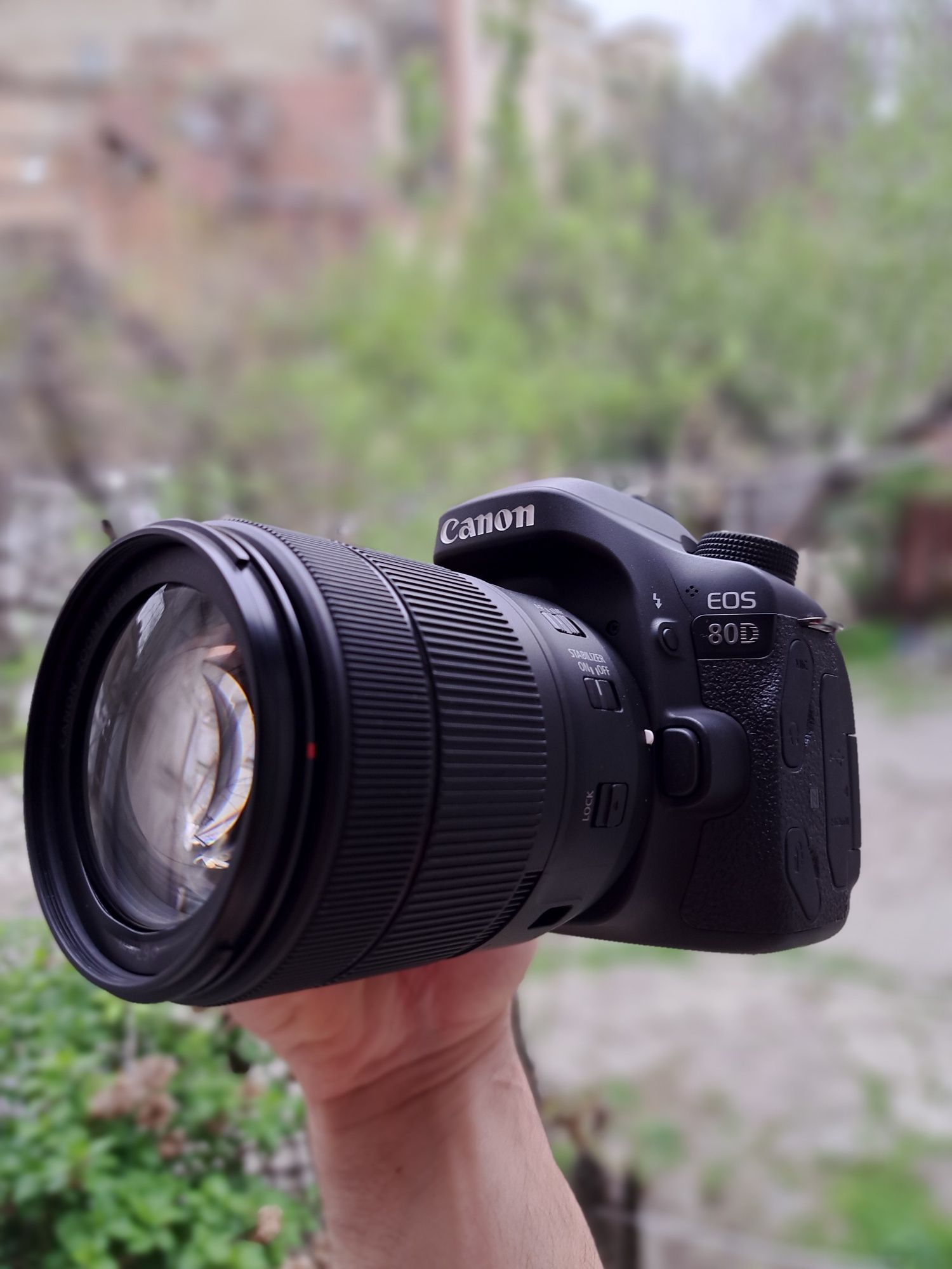 Canon 80D Nefolosit (6000 cadre) + Trepied + Geantă