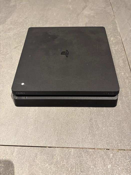 Vand ps4 slim pret 850 ron