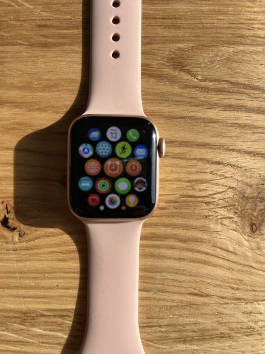 Apple watch 6; 40 mm