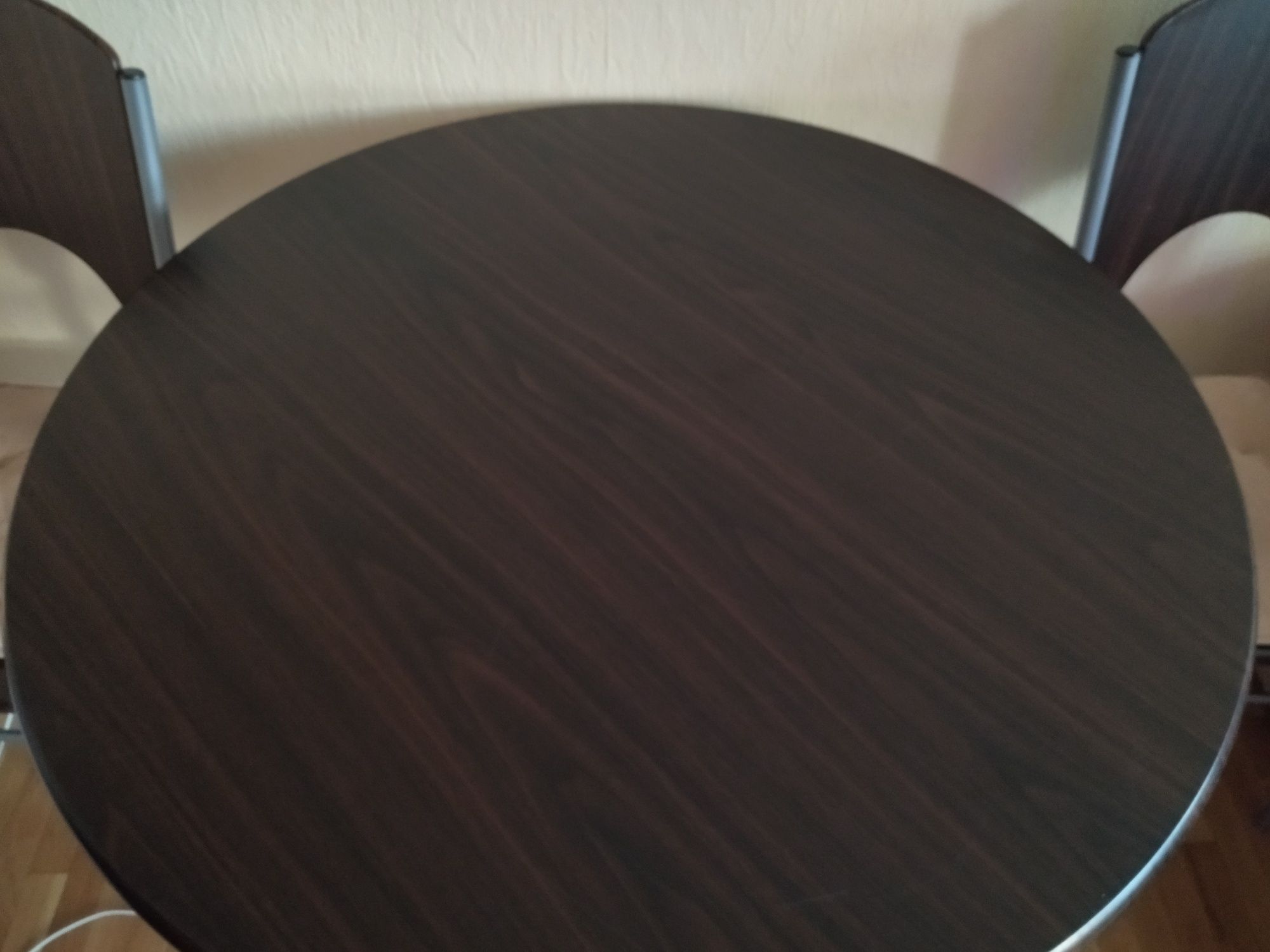 Комплект маса и четири стола