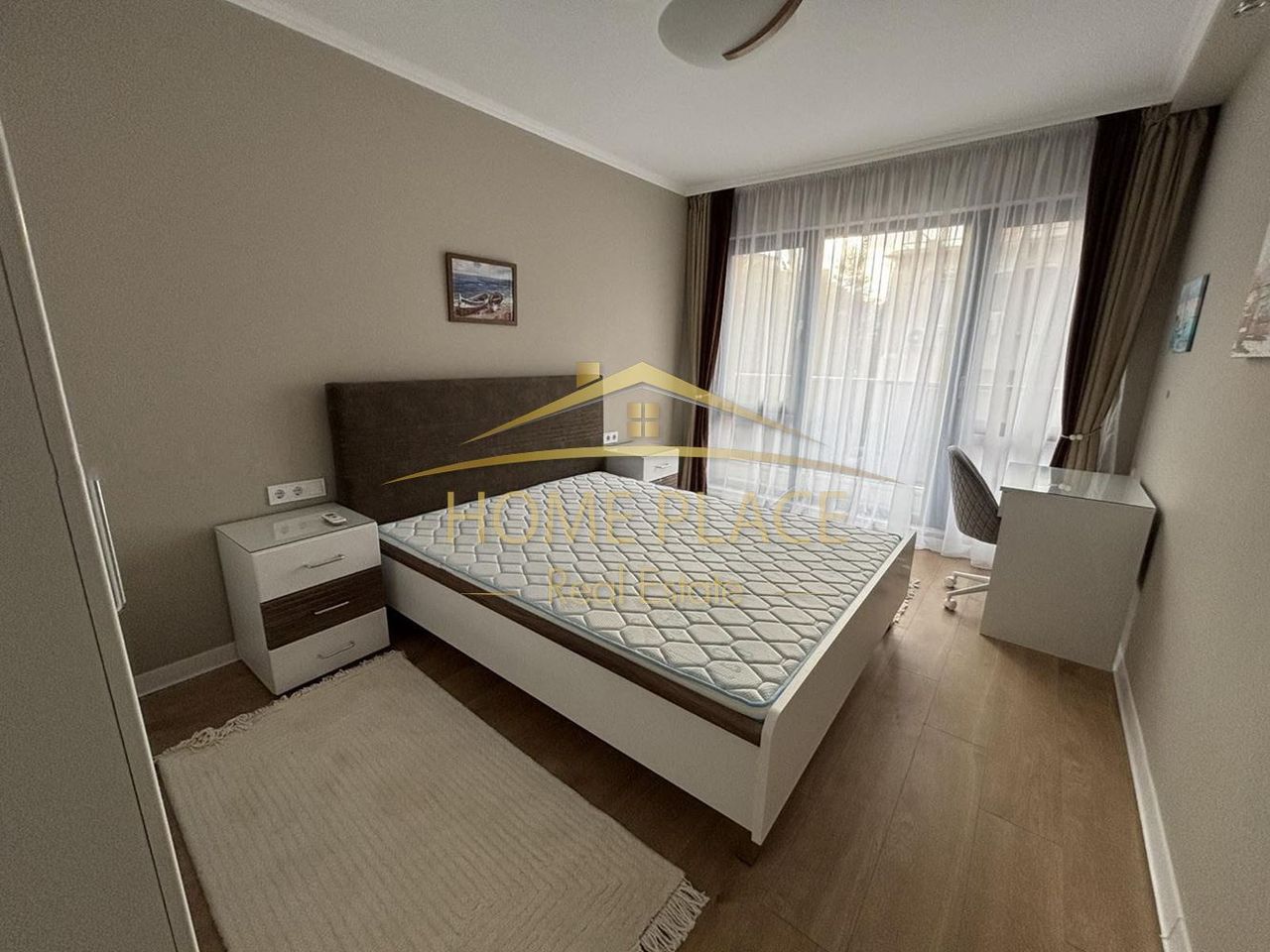 Дава се под наем Тристаен апартамент в Варна, Център - 95 кв.м за 1224 € - Снимка #3