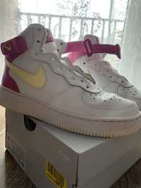 Nike air force 1 mid le