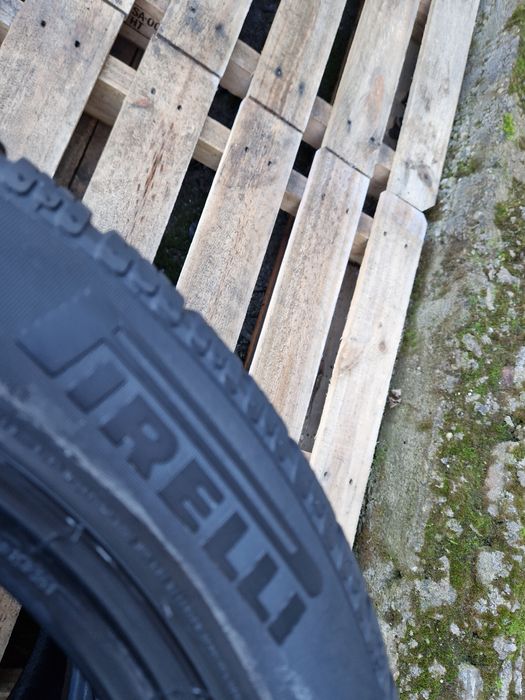 2anvelope iarna 225 50 17 Pirelli