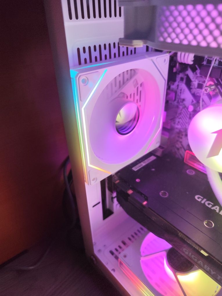 Vând ventilatoare PC