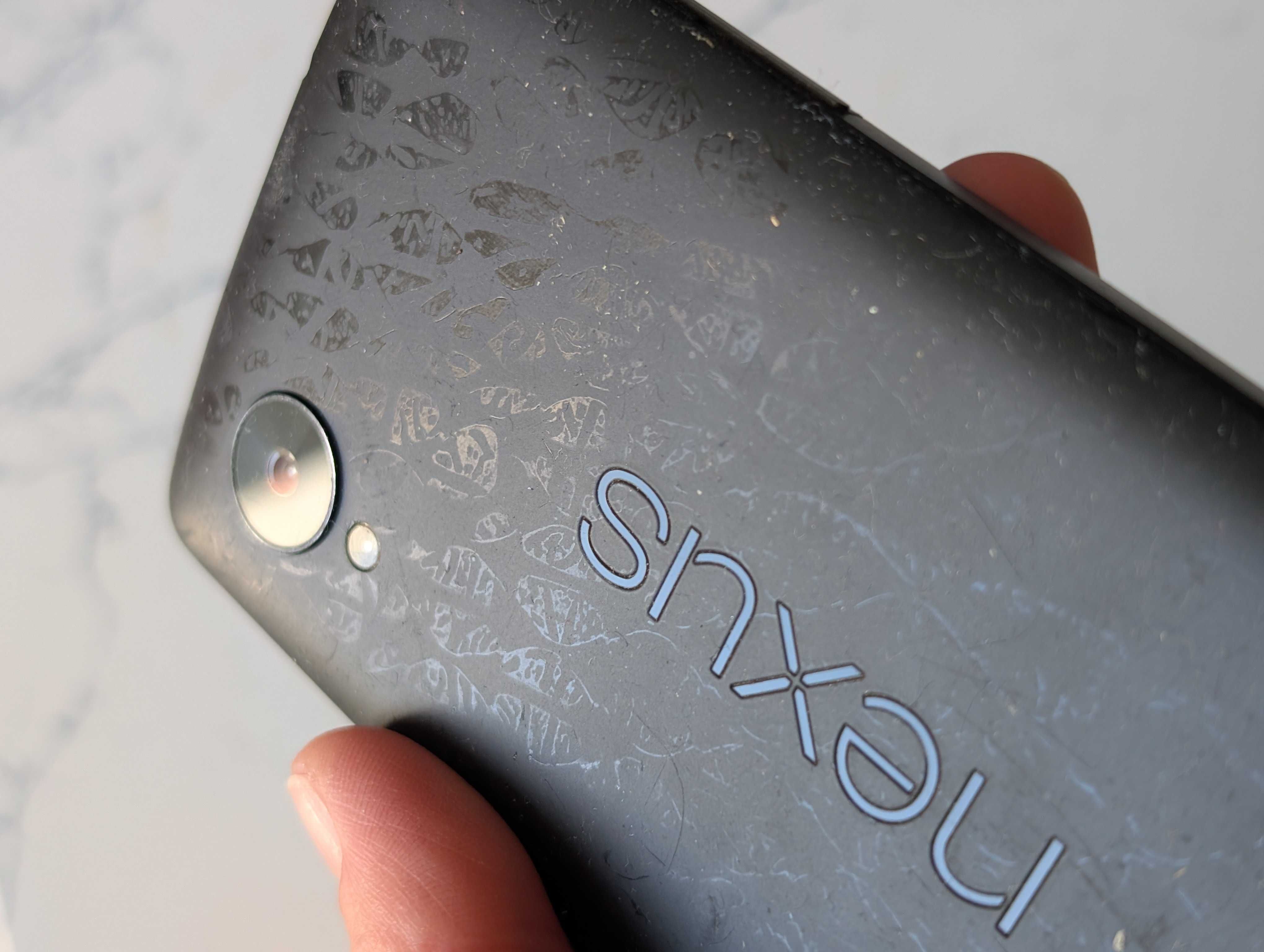 Google Pixel 2 и LG Nexus 4