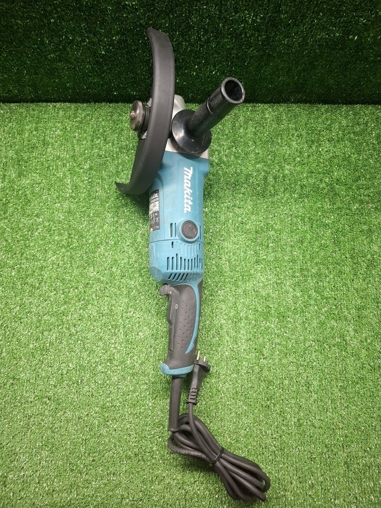 Голям шлайф на Makita GA9050R