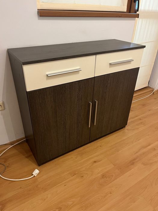 Запазена спалня с нощни шкафчета и гардероб + скрин