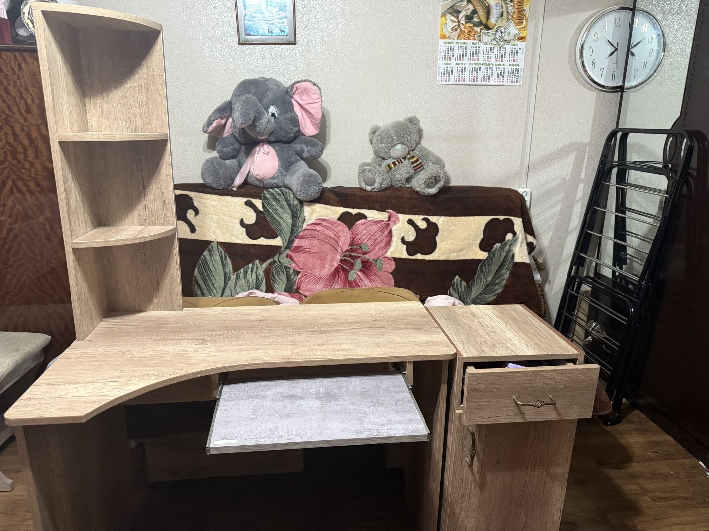 Стол для компьютера