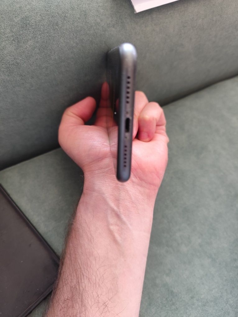 Телефон IPHONE 11 64 GB