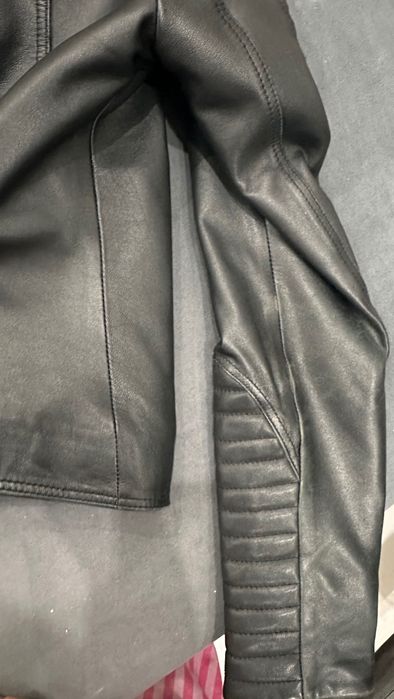 Кожено яке с яка естествен косъм от лисица