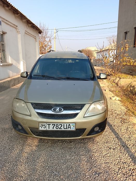 Lada largus 2015
