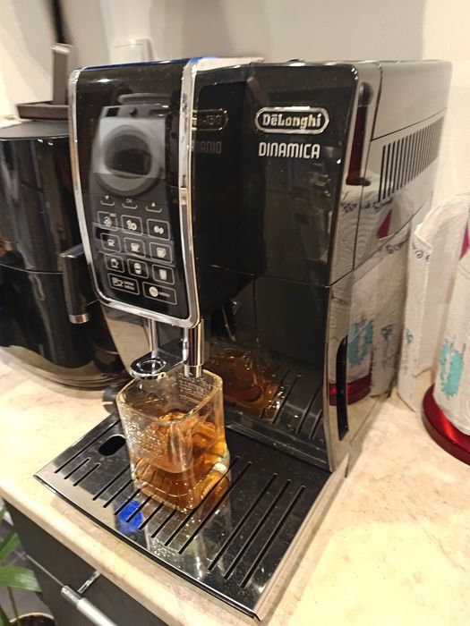 DeLonghi Dinamika кафе машина