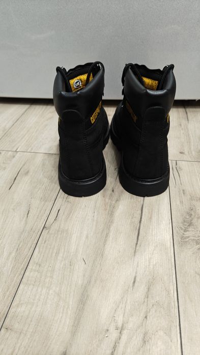 Caterpillar mărimea 42