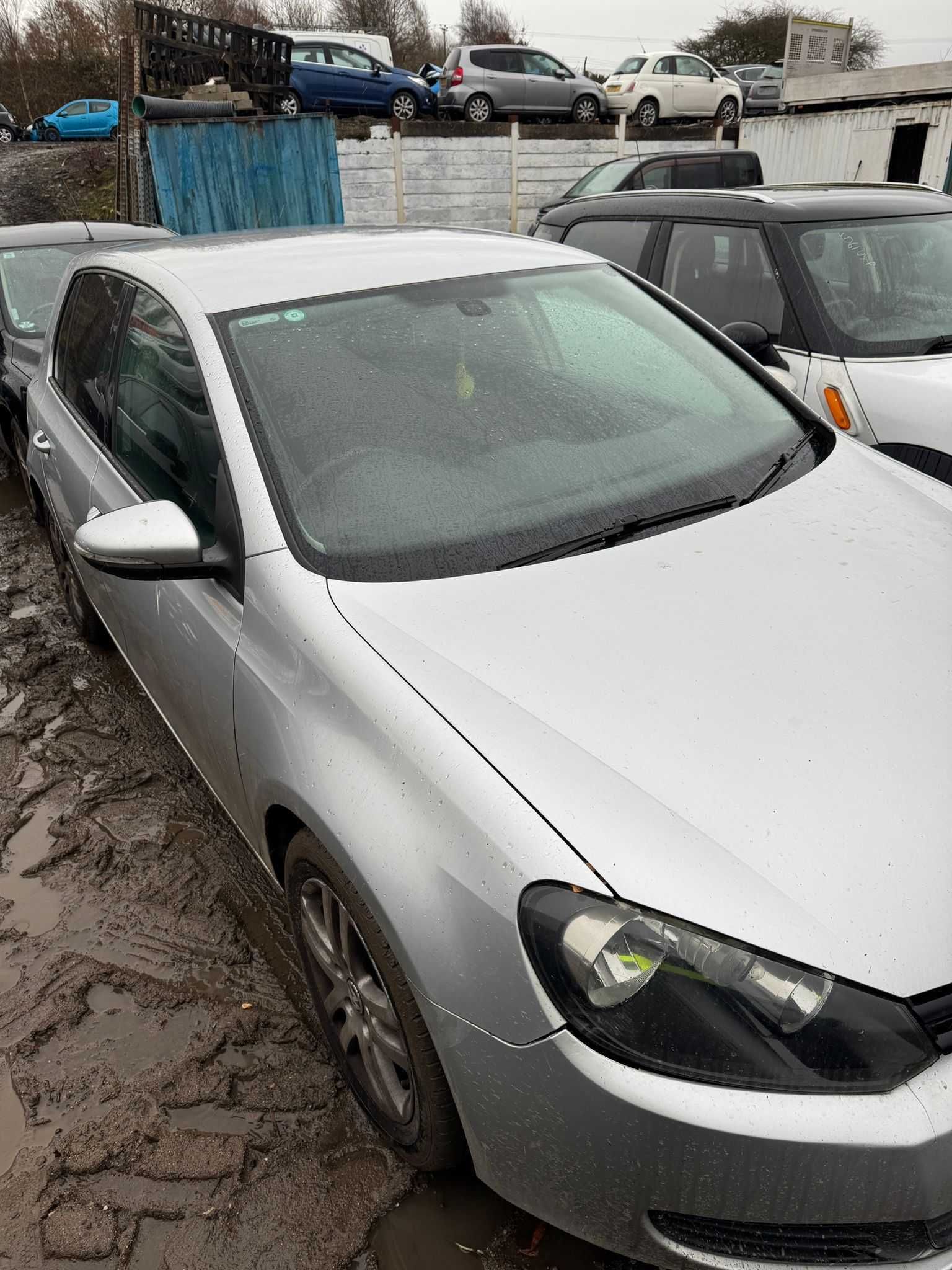 Dezmembrez Volkswagen Golf 6 1.6 TDi an 2010 cod motor CAYC