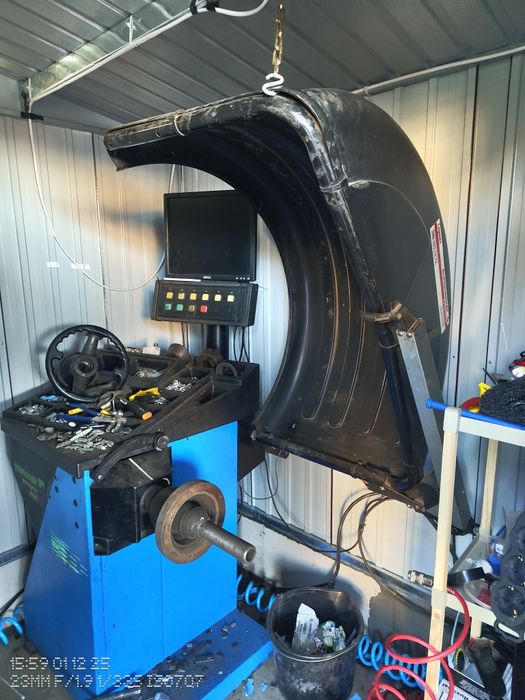 машини за гуми комплект. демонтаж монтаж и баланс