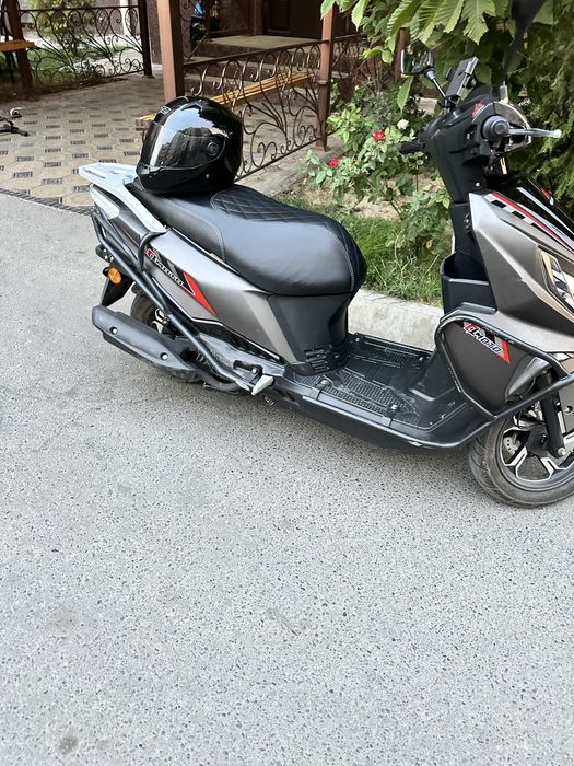 Benzinli skuter 500$