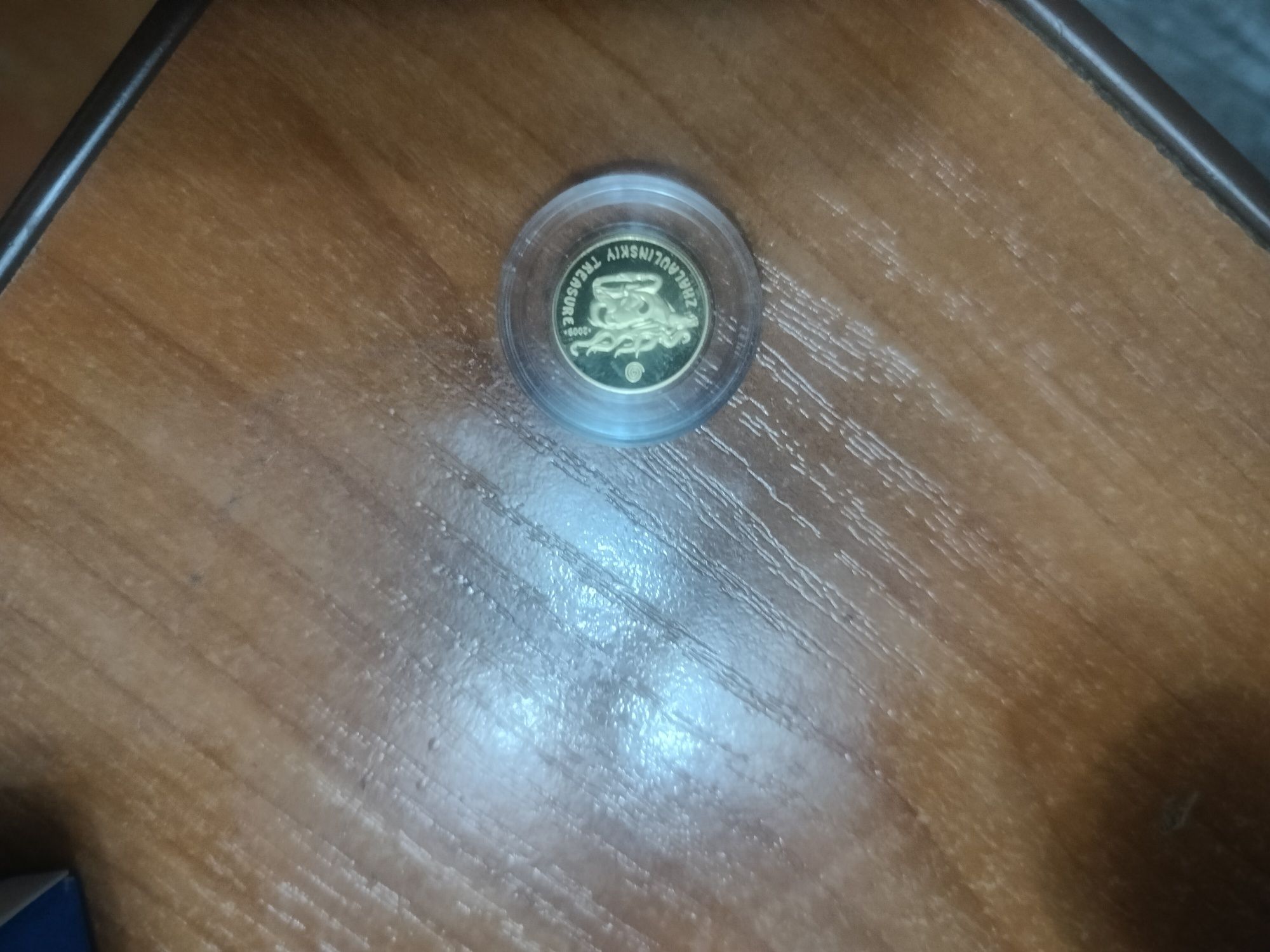 Продам золотую монету