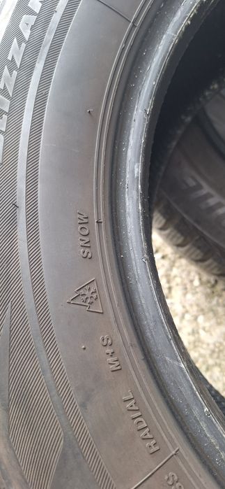 зимни гуми 215 60 R16  Bridgestone Blizzak 4 бр. 5 мм грайфер