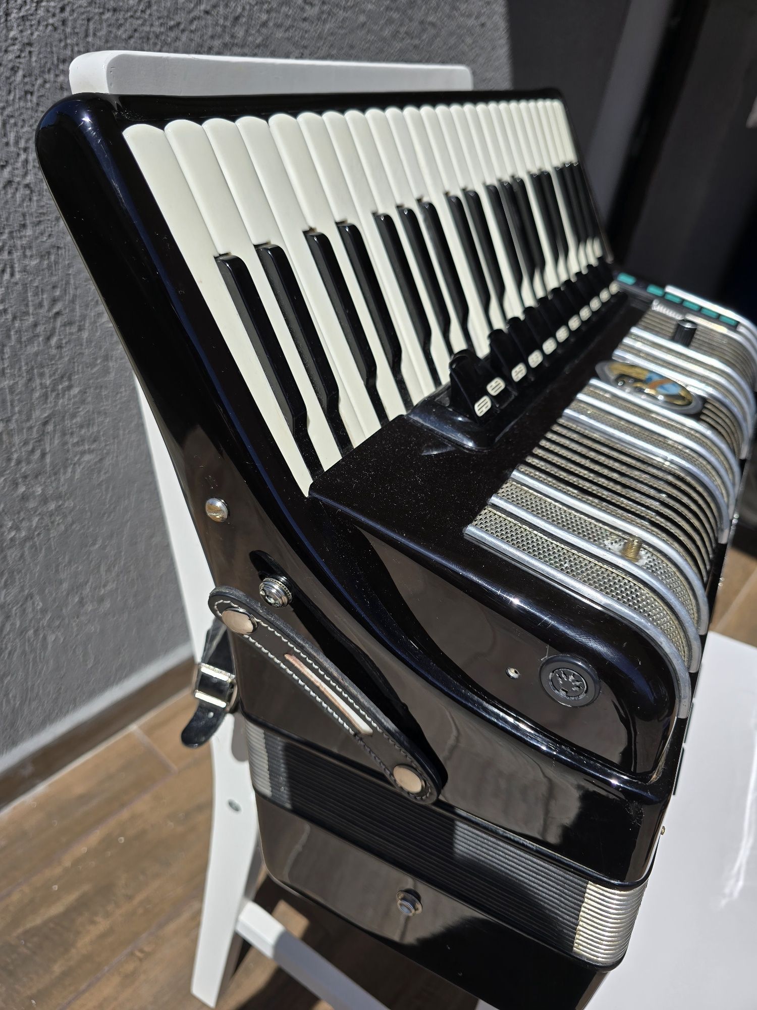 Weltmeister s4 cu midi,midi wireless și juzisound 1