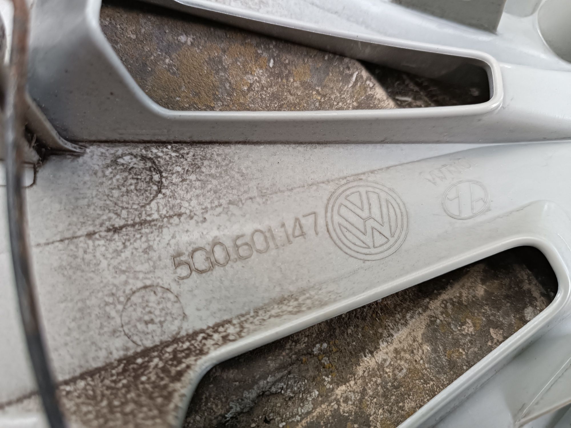 Оригинални тасове VW 15 цола