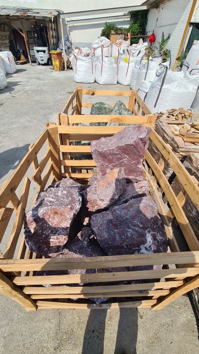 Piatra decorativa, amenajări exterioare, gradina, terasa,casă din GR