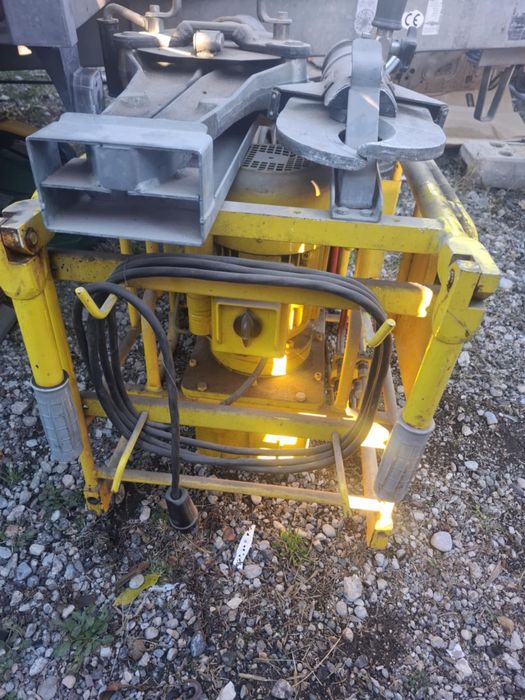 Vand aparat de descarcerat auto