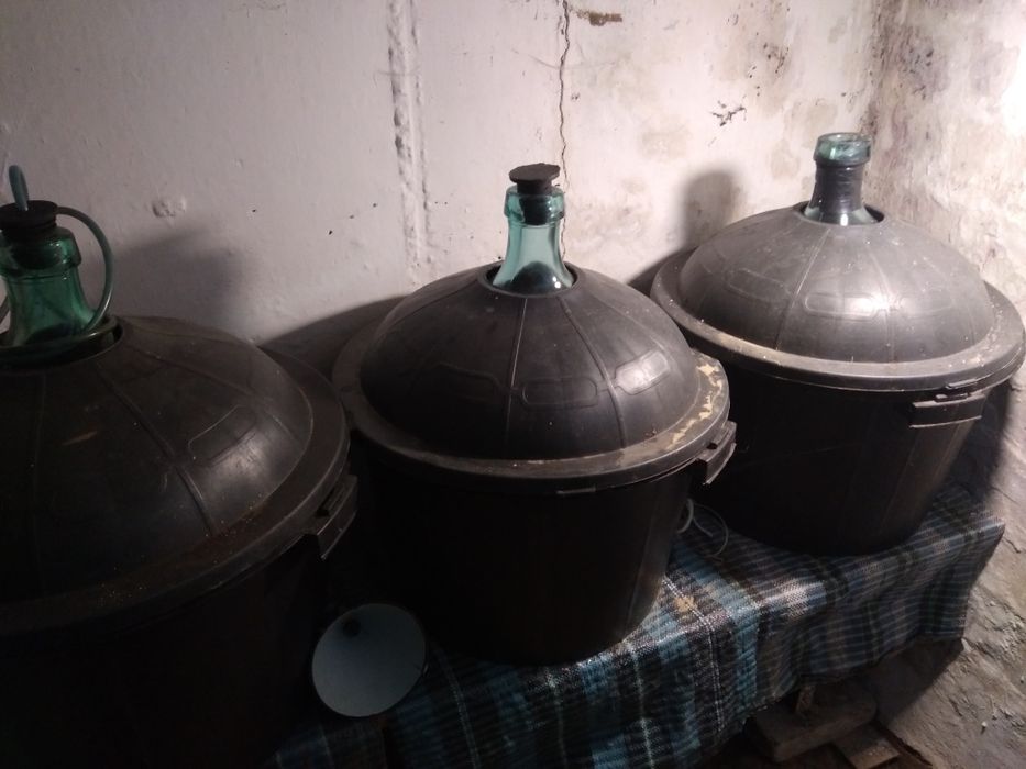 Ofer la vânzare zdrobitor și 4 damingene