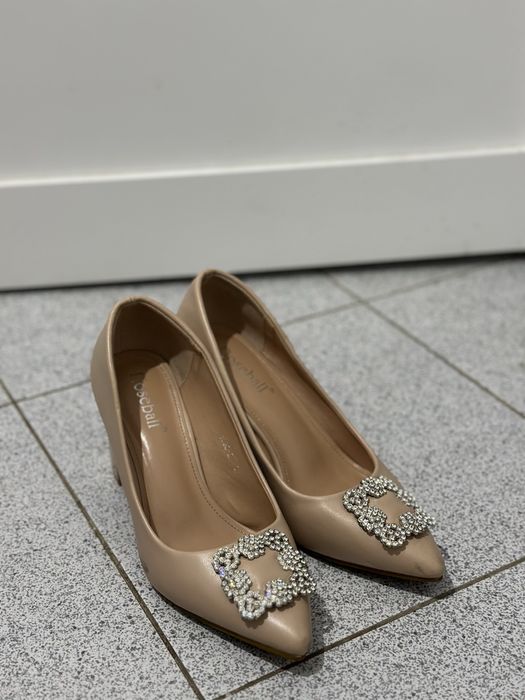 Продаются Туфли на каблуках, на шпильках