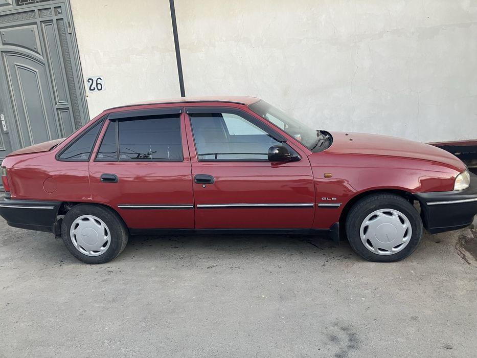 Nexia 1 1998 yil, metan gazi bor,  osvujet bogan, tinniq moshina