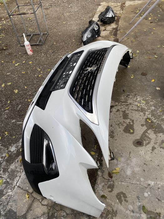 Предна броня  пежо 3008 GT от 2016 до 2021г.