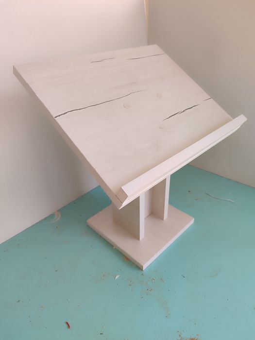 Лавх Лар сотилади